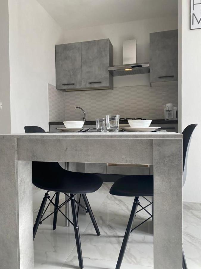 דירות פסקיצ'י Tosk House מראה חיצוני תמונה