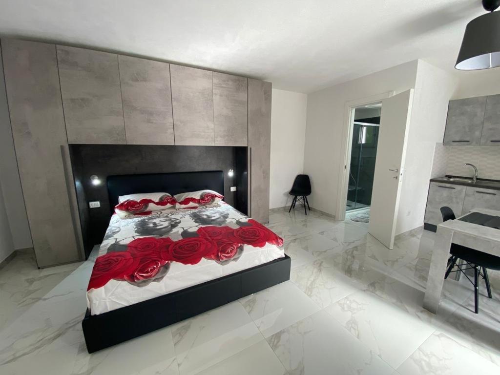 דירות פסקיצ'י Tosk House מראה חיצוני תמונה