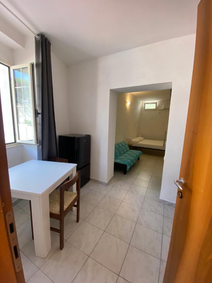 דירות פסקיצ'י Tosk House מראה חיצוני תמונה