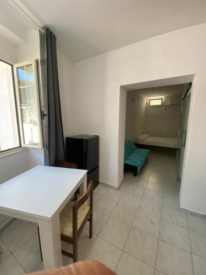דירות פסקיצ'י Tosk House מראה חיצוני תמונה