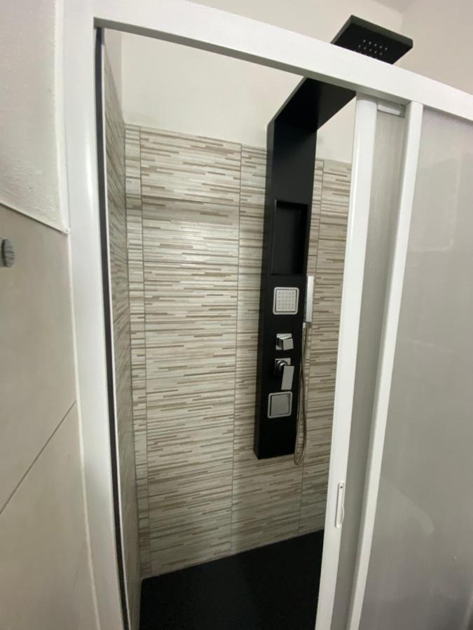 דירות פסקיצ'י Tosk House מראה חיצוני תמונה