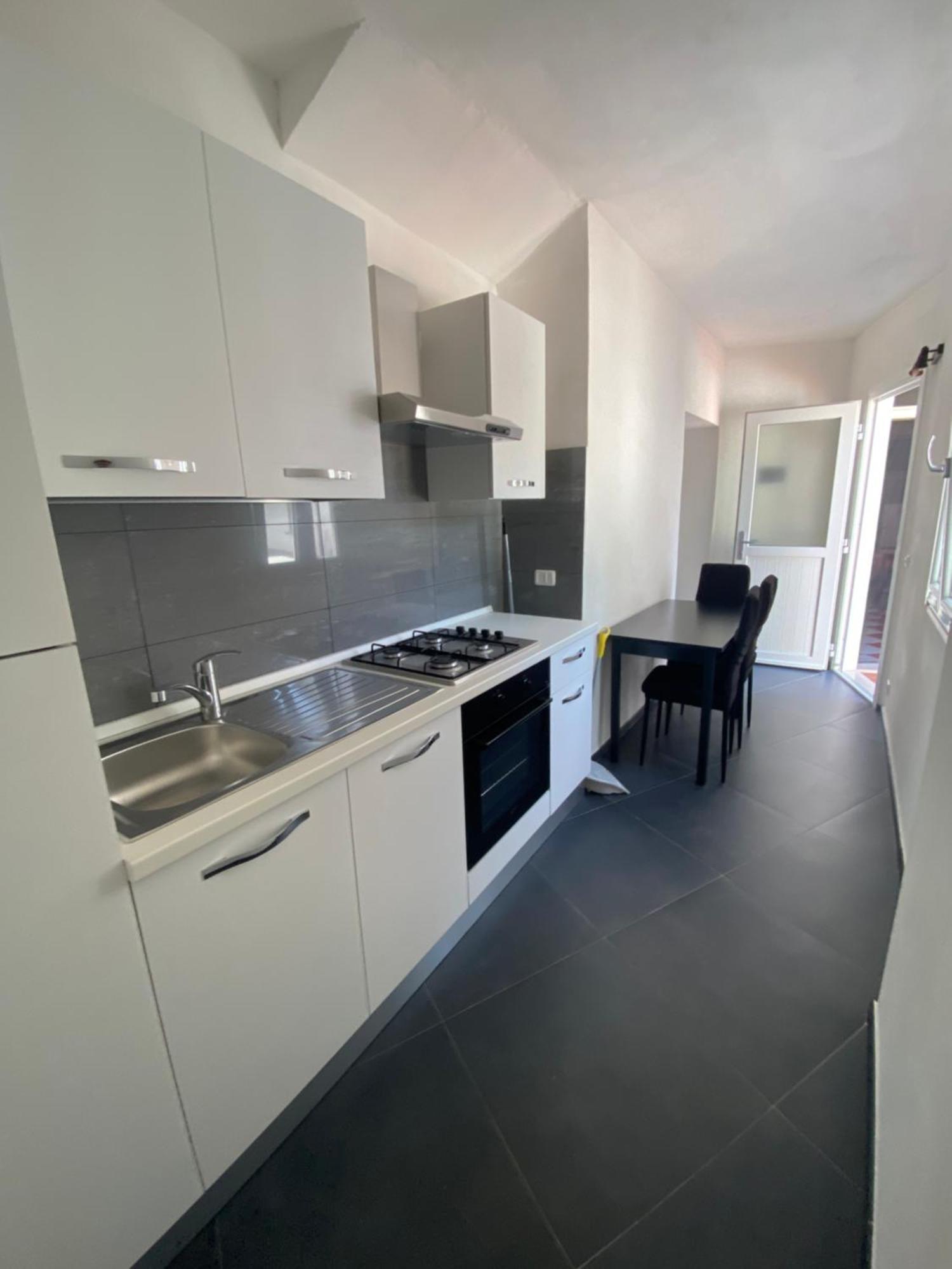 דירות פסקיצ'י Tosk House מראה חיצוני תמונה